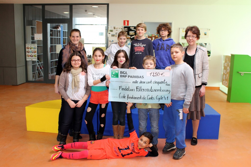 Die Kinder der Censter Grundschule mit ihrer Lehrerin Martine Keiser (r.) und FFL Mitarbeiterin Tina Bock (l.).